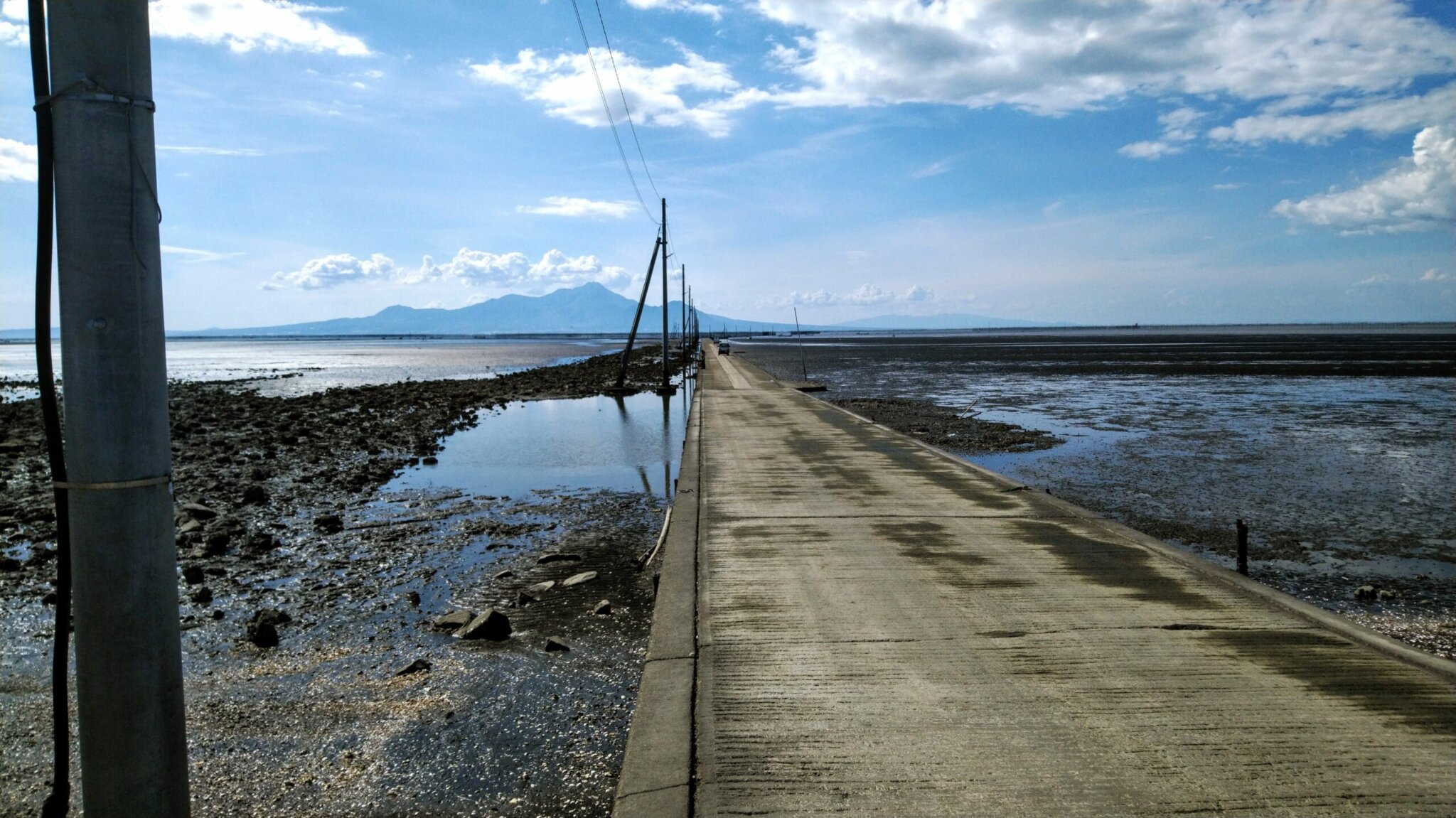 【長部田海床路(海に沈む道路)】干潮の時間帯だけ現れる幻の道を歩け！（熊本県宇土市） | Mr.れいぽんの旅手帳